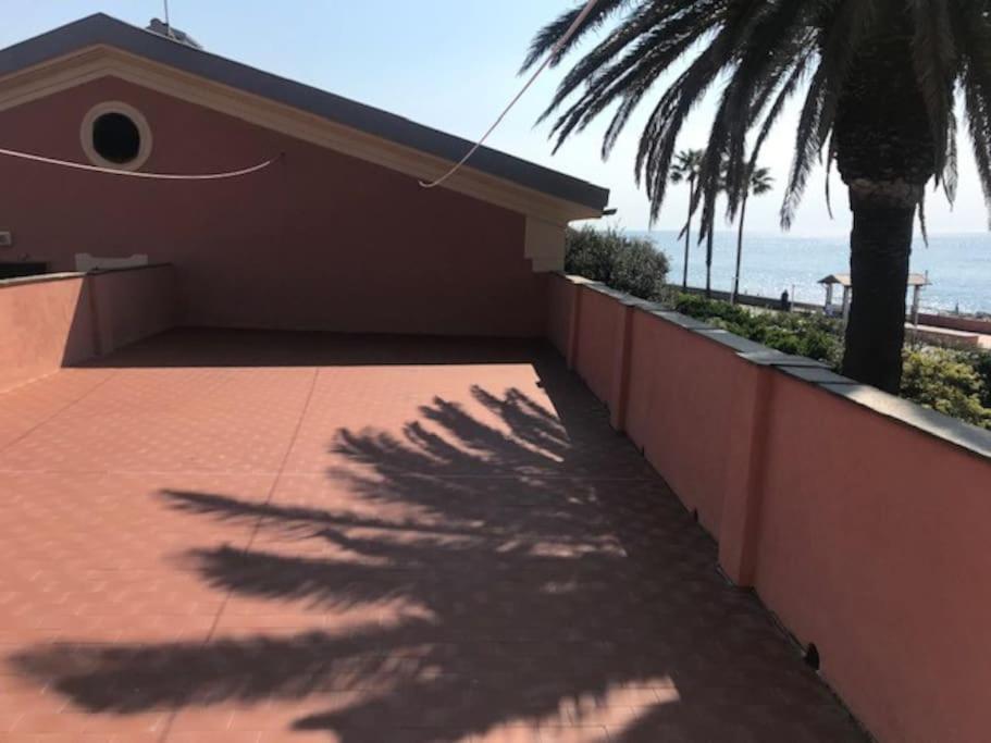 Апартаменты Casa Balbi Al Mare, Giardino E Posto Auto Privato Альбисола-Супериоре Экстерьер фото